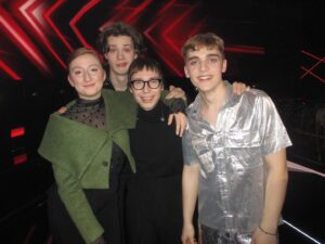 Maria Fantino Instagram - Lidt billeder bag om vores allerførste liveshow sammen part 1 💞
