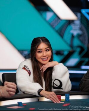 Maria Ho Instagram - How I look before you try to steal my big blind…swipe for after! 🙅🏻‍♀️

📸: Danny Maxwell
#poker #staredown #gamer