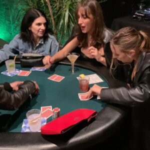 Maria Ho Instagram - What better way to celebrate the launch of @fleurdumalnyc’s card-inspired collection than co-hosting a poker event with their amazing founder @jenniferzuccarini! It’s about time someone made feminine and flirty pieces for the ladies who love cards!

Swipe to see all the action on the felt! ♠️♥️♣️♦️