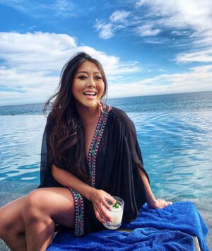 Maria Ho Instagram - It’s the sense of humor for me! Drop your favorite dad joke below. ⤵️

#view #travel #instagood