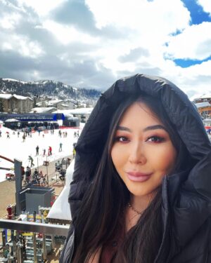 Maria Ho Instagram - You can find me in the lodge. ❄️🏔️❄️
