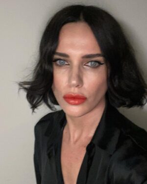 Maria Silvestar Instagram - @kinakudeva реши нещата!