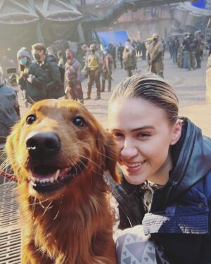 Maria Bakalova Instagram - To be able to promote and have press days for something that you’ve been a fan of for years it’s something really special! 
#gotgvol3 Guardians of the Galaxy Vol.3 is coming out in just 2 days and I truly can’t wait for all of you to see it and meet Cosmo! She’s a good girl ❤️❤️❤️❤️❤️🐶🚀

💃: @highheelprncess 
💄: @kdeenihan 
💇‍♀️: @florido 
🌞: @skj
💆‍♀️: @traceycunningham1