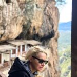 Maria Bekatorou Instagram - Στην Ιερά Μονή Προδρόμου… Εκεί που όλα είναι τόσο ήρεμα και κατανυκτικά.Ένα μονοπάτι που οδηγεί σε ένα τόπο προσευχής αναλλοίωτο από τον χρόνο.Και εκεί τα πάντα παίρνουν τη πραγματική τους υπόσταση…