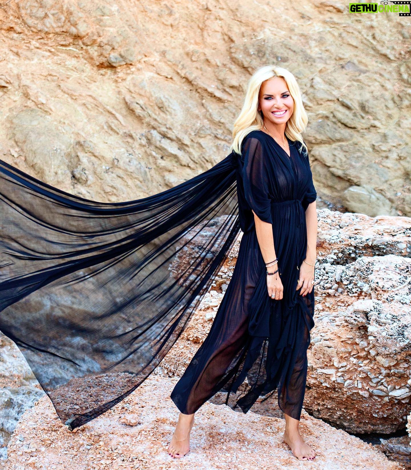 Maria Bekatorou - 8.2K Likes - Ευτυχία στις στιγμές…Αγάπη «καθαρή»…Ευγνωμοσύνη για τη ζωή…Και πάμε να ζήσουμε αξέχαστα! #lifequotes #lavieestbelle #blessed #thanful #positivevibes #onlylove