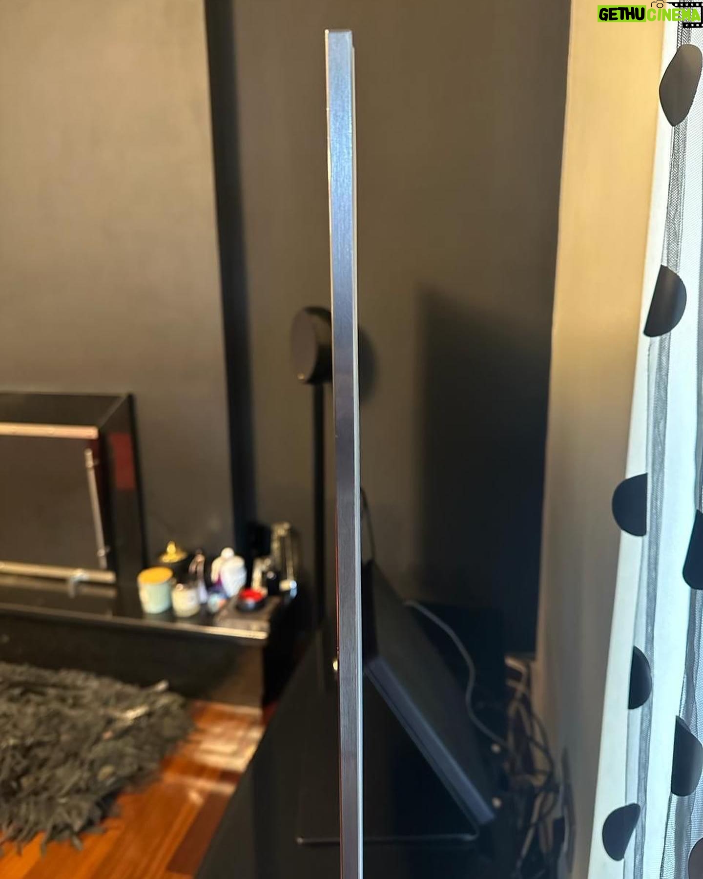 Maria Bekatorou - 9K Likes - #ad Ο χώρος μου έχει κάτι διαφορετικό.Η Samsung OLED μου «φτιάχνει» ατμόσφαιρα με τα ζωντανά χρώματα, το έντονο μαύρο και την εκπληκτικά λεπτή σχεδίαση. Και αν βάλω μουσική ή ταινία, η εμπειρία γίνεται πιο wow από ποτέ με Dolby Atmos®️!
#SamsungOLED @SamsungGreece