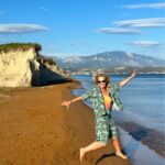 Maria Bekatorou Instagram - Καλοκαίρι…Σούρουπο…Κεφαλονιά…Μουσική…Βελούδινη άμμος…Ξεγνοιασιά…Ευγνωμοσύνη…Από τότε που ήμουν παιδί,ίδια χαρά,ίδια συναισθήματα #blessed #thankful #summervibes #kefalonia #lavieestbelle