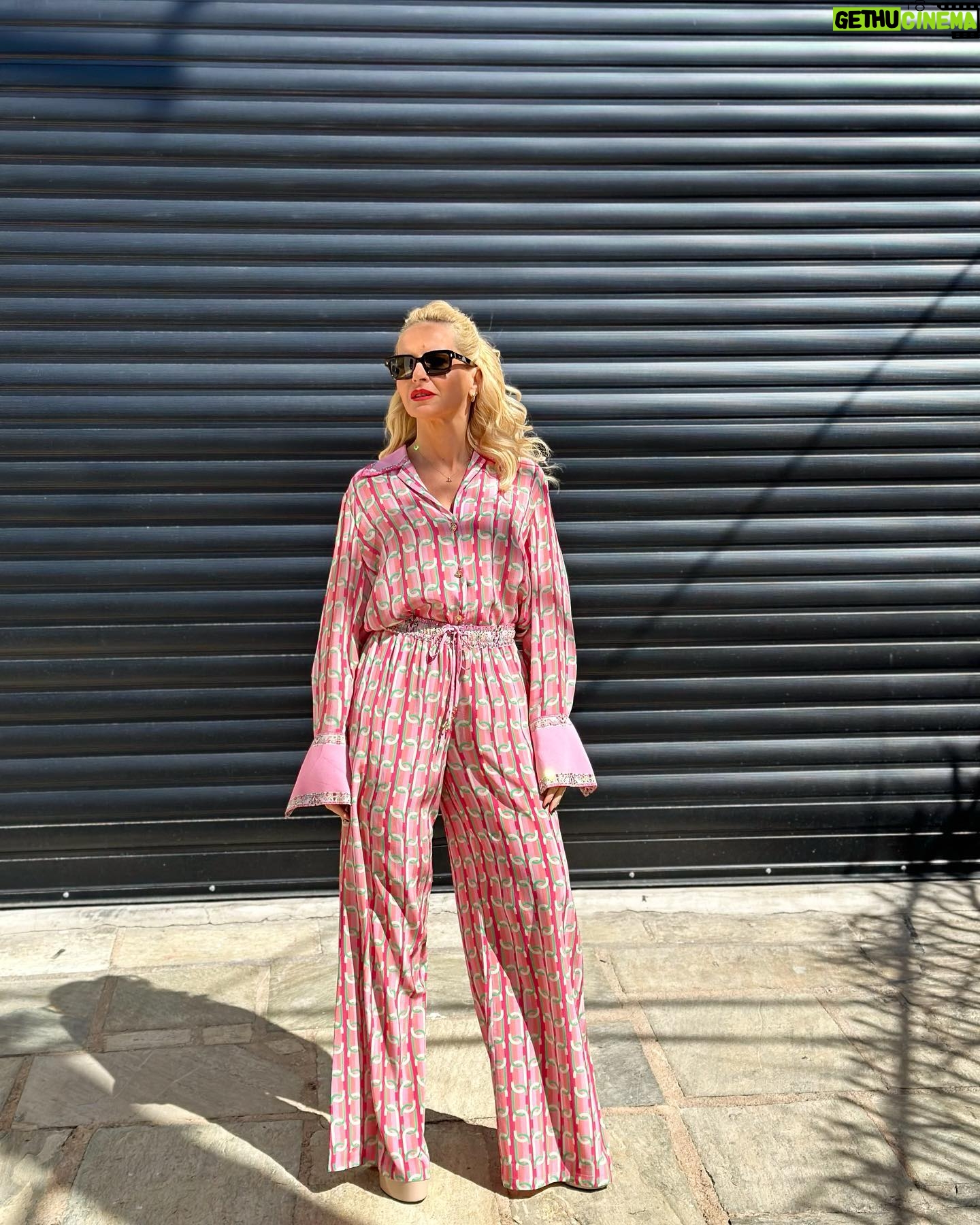 Maria Bekatorou Instagram - Look on the pink side of life… @saltwater_gr @camillawithlove #newpink #springhappiness #lavieestbelle