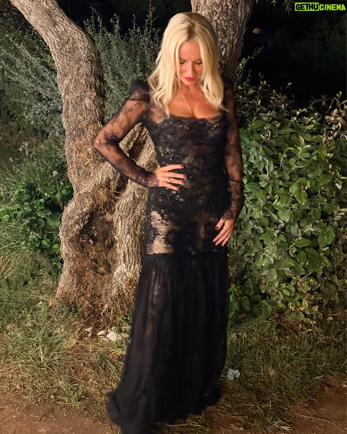 Maria Bekatorou - 10.8K Likes - Ένα ωραίο βράδυ του Σεπτέμβρη στο γάμο του Μίλτου και της Μάγδας @stefanidismiltos @magda_kaz4 🤍Αγαπημένοι μου @mirodesigners με κάνατε χαρούμενη 🤍 #themmwedding #friendshipquotes #blessed