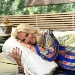 Maria Bekatorou Instagram - Σήμερα, είμαι πολύ ενθουσιασμένη γιατί βρέθηκα στο πιο φθινοπωρινό IKEA Live Shopping Event και με την βοήθεια του Τάκη Βαρτζίκου, ΙΚΕΑ Product Category Manager, είδαμε πώς μπορούμε να επιλέξουμε το ιδανικό πάπλωμα για έναν υπέροχο ύπνο και γλυκά όνειρα! Αν δεν το παρακολουθήσατε live, μπορείτε να το βρείτε στο ikea.gr Και να ξέρετε, σας περιμένει προσφορά-έκπληξη! Μην πείτε ότι δεν σας το 'πα! #ikeagreece #IkeaLiveShoppingEvent»