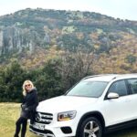 Maria Bekatorou Instagram - Αυτά τα Χριστούγεννα θα κάνουμε τα πιο άνετα ταξίδια με τη @FlexCar_gr. Ας ανακαλύψουμε μαζί τα ομορφότερα μέρη και ας μοιραστούμε αυτές τις στιγμές με τους αγαπημένους μας! 🎄🚗 #flexcar #flextrip #flexdrive