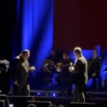 Maria Bekatorou Instagram - Μια μοναδική βραδιά με τραγούδια που κάνουν τη ψυχή να μεθάει… «Θυμάμαι έναν πατέρα» αφιέρωμα στον Στρατό Διονυσίου.Με τον Άγγελο,τον Στέλιο,τον Διαμαντή.Και αυτή τη στιγμή αξίζει να τη μοιραστούμε…Αντώνης Ρέμος και Στέλιος Διονυσίου μαζί…Γιατί η μουσική είναι ένα ταξίδι ζωής @aremovic @stelios.dionisiou