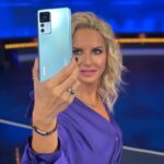 Maria Bekatorou Instagram - Μόλις έφτασε το νέο μου Xiaomi 12T Pro και δεν χορταίνω να βγάζω φωτογραφίες! Μοναδικός σχεδιασμός, φανταστική κάμερα 200ΜΡ και φυσικά κανένα άγχος για την μπαταρία αφού φορτίζει στο 100% σε μόλις 19 λεπτά! Stay tuned για τα αποτελέσματα! #Xiaomigreece #InnovationForEveryone #Xiaomi12TPro