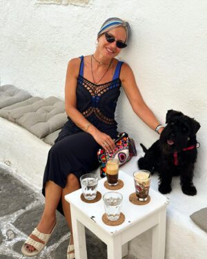 Maria Bekatorou Instagram - Ένα πλάσμα γεμάτο καλοσύνη,ανιδιοτελή αγάπη αλήθεια..Βλέμμα καθαρό και ανυποψίαστο…Να αγαπάμε τα ζώα όπως μας αγαπούν και εκείνα.Να τα σεβόμαστε και να τα νοιαζόμαστε.Μας κάνουν καλύτερους ανθρώπους ❤️Χρόνια πολλά υπέροχα πλάσματα #animallovers #blessed #thankful #animalsday🐾️