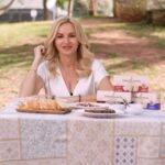 Maria Bekatorou Instagram - Και φέτος την Καθαρά Δευτέρα θα είμαστε μαζί... 100 χρόνια μαζί με τον Μακεδονικό Χαλβά 🤍 @makedonikoshalvas #MakedonikosHalvas #100xroniamazi