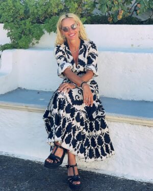 Maria Bekatorou Instagram - Τι όμορφη μέρα η σημερινή!Η Παναγία στο χωριό,στη Κεφαλονιά,ωραία λειτουργία,υπέροχες φωνές και χαρούμενοι άνθρωποι που συναντιούνται κάθε χρόνο στην εκκλησία…Και πάντα η ίδια σκέψη:Ευλογημένοι όλοι μας που είμαστε υγιείς και ξανασυναντιόμαστε!
Και η Παναγία να μας φωτίζει…Και η ευχή είναι μία .Και του χρόνου με υγεία 🙏