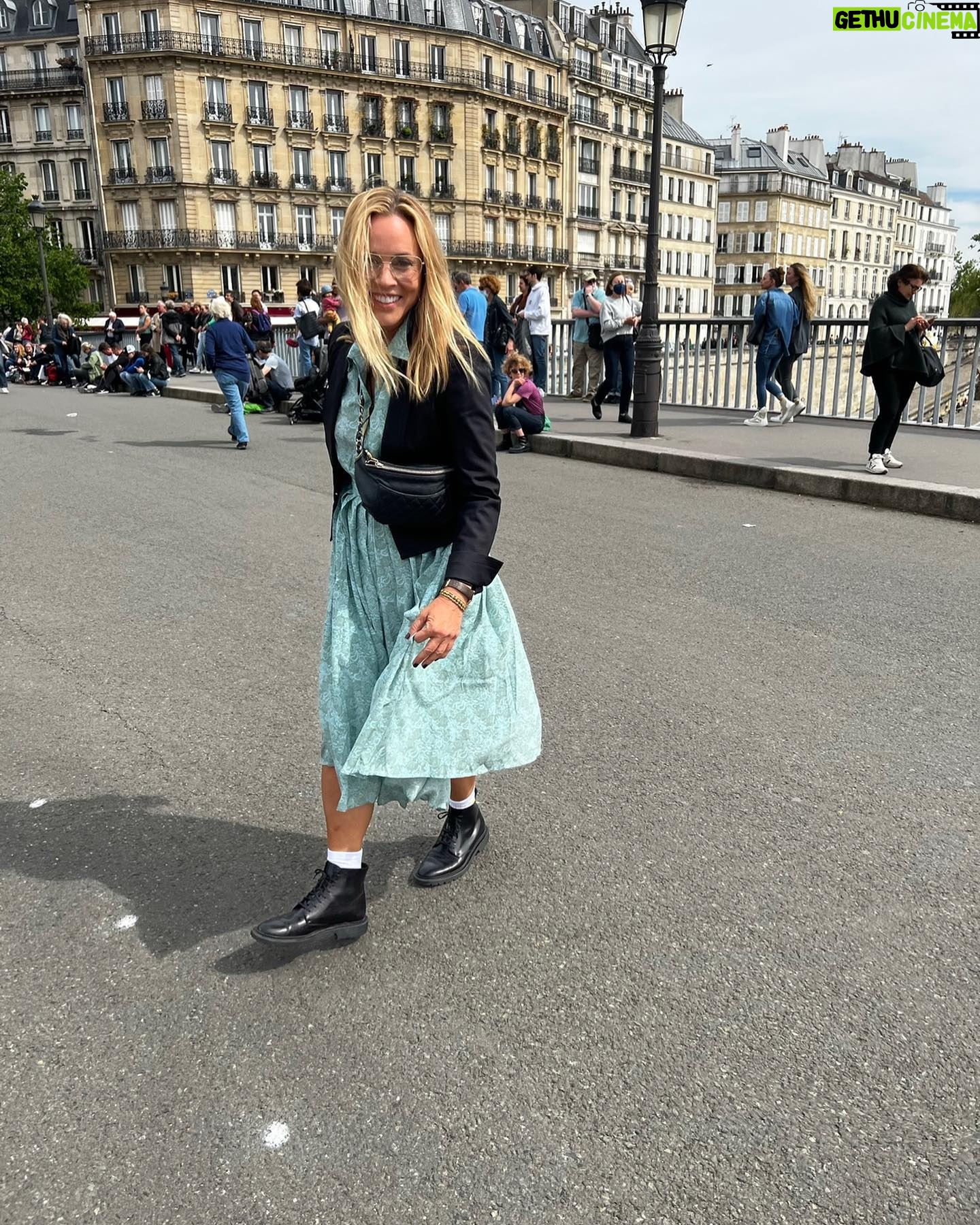 Maria Bello Instagram - Happy Sunday from Paris. ❤️