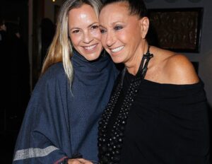 Maria Bello Instagram - Happy Birthday @donnakaranthewoman !!! My friend, sister, mentor, travelling buddy - as long as I’ve known you you’ve worked to make the world a better place by connecting the dots. Here’s to all of the adventures ahead. ❤️