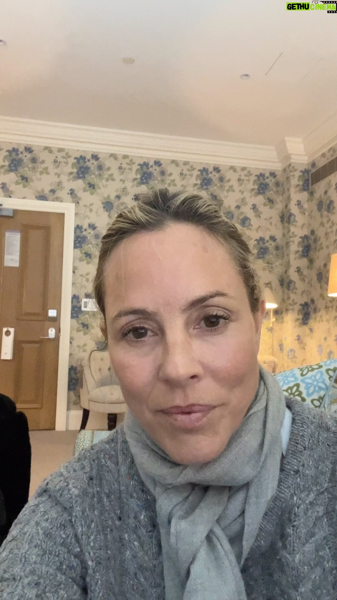 Maria Bello Instagram - “Andras” in Greek means human male and “pause” in Greek a cessation; so literally “andropause” is defined as a syndrome associated with a decrease in sexual satisfaction or a decline in a feeling of general well-being with low levels of testosterone in men as they age. Like menopausal women, men in mid-life who are crossing over to the second half also experience symptoms such as reduced muscle mass and strength, increased body fat, fatigue, hot flushes, night sweats, mood swings, anxiety, depression, as well as poor memory and concentration. Midlife hits us all, no matter your gender. So how do we together cross over successfully to a more fulfilling second half? Crossing over to more joy, more self acceptance and more confidence? I found the 7 tasks and they changed my whole experience.