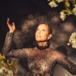 Maria Bello Instagram - “I don’t really want to become normal, average, standard. I want merely to gain in strength, in the courage to live out my life more fully, enjoy more, experience more. I want to develop even more original and more unconventional traits” - Anais Nin 📸 @melalcena