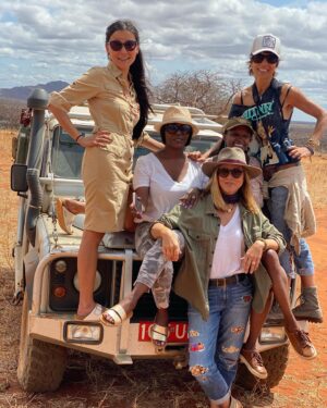 Maria Bello Instagram - Safari as a way of life…. @jibekb @lucygakiichodota @sophiekinyua @dominiquecrenn #kenyatribe @team23rhinocharge ❤️❤️❤️