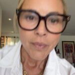 Maria Bello Instagram - I’ve worked a lot in my 30 years as an actor. Some jobs have been creatively fulfilling and some have not been. Some have paid me and some have not. Some people I worked with were assholes and most pretty great. Some were trustworthy and forthright and some definitely were not. So in my PAUSE I decided in the second half of my life to only work on projects if they had great writing and a great team and I was paid properly. And only with people who I liked and trusted and would have fun with. Lo and behold - BEEF @beef_netflix_official dropped out of the sky and I was nominated with the show for an Emmy and a critics choice award for the very first time. Thanks to the brilliance of the creator Lee Sung Jin, @aliwong @joeyunlee @youngmazino @ashleyparklady Steven Yuen and the whole cast and crew, I was able to stay true to my mission. A mission that evolved in my PAUSE. What do you want your work life to look like in the second half? Having a clearly defined intention lead me to being part of something at midlife that I would have never expected. Link in my bio to the interview about my journey @goldderby