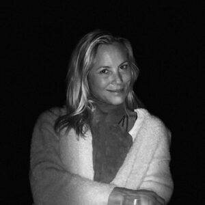 Maria Bello Instagram - Challenge accepted @vanessagetty @amandademme @donnakaranthewoman The fierce women in my life inspire me everyday to grow in acceptance and love. #womensupportingwomen