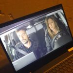 Maria Botelho Moniz Instagram – Fico mesmo feliz por vos dizer que daqui a nada na @tvioficial estará a dar o nosso “Irregular”. Digo nosso porque em todos os projectos comandados pelos irmãos Morgado cria-se uma família que rema na mesma direção com afinco e amor ao que se está a fazer. E criam-se laços como acho que nunca criei em nenhum outro contexto de trabalho. Fico feliz por saber que entraremos em casa de todos vós e que este projecto tão especial poderá chegar a ainda mais corações. Eu já estou sentada à espera, e conto com a vossa companhia. Até já! 🍿