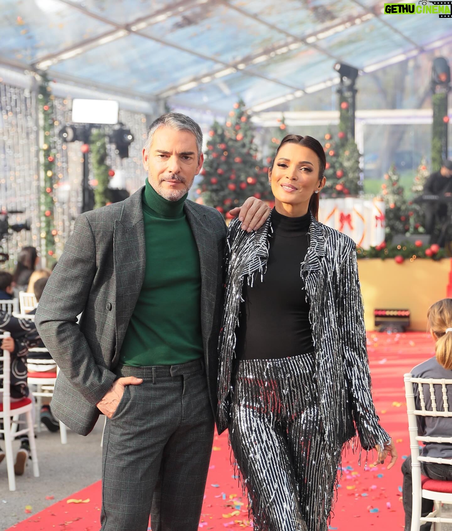 Maria Cerqueira Gomes Instagram - 24 horas muito intensas que foram partilhadas com alguém que a televisão me deu de presente. O @claudio_ramos fazia parte da minha vida antes de eu fazer parte da dele. Sempre me fez rir e a sua sinceridade sempre me fez bem. Pragmático, mal disposto e muito divertido. Não é de todo perfeito e isso torna-o irresistível. Envelheceu melhor que o vinho do Porto e está disponível para o amor. E ele merece uma história com final feliz. É esse o meu desejo para os 50 que começaram em Novembro. Adoro-te @claudio_ramos. E este post é teu. 😌❤️