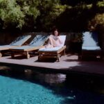 Maria Cerqueira Gomes Instagram - Estamos a chegar à parte emocionante que todos querem ver. No Verão foi assim: Deixei a minha casa e fui de férias. Não há melhor do que deixar quem percebe do assunto resolvê-lo em paz. Nos próximos episódios mostro-vos os resultados finais 😉 @neolithofficial @neolith_granitrans @granitrans_portugal #TouchFeelLive #Neolith #granitrans #ad