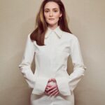 Maria Ehrich Instagram - Danke, @jenskochphoto fürs festhalten der Pre-Premieren madness in Berlin und für die zauberhaften Fotos! 🙌 … Hair & Makeup 💄 by unbelievable @philippverheyen H&M Assistant @tillzettl 🫶 Styling by superstar @luijvpi 🫠💫 Danke @waldorfastoriaberlin fürs Sushi with a view ☺️