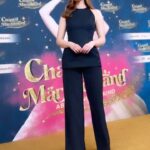 Maria Ehrich Instagram – Was war DAS DENN?! 🥹🤯💕👑 Wir hatten gestern eine so unglaublich schöne Münchner Premiere von Chantal im Märchenland! Ich bin immer noch völlig hin und weg. So viele Lacher, so viel Liebe – schon lange nicht mehr so nen fetten Film gemacht. Geht mal bitte ab dem 28.03. alle ins Kino 🍿! Ihr werdet es nicht bereuen! @chantalfilm 
Hier wird noch einiges an Content folgen die nächsten Tage über (schon alleine, weil es morgen direkt weitergeht mit dem Premieren Wirbelwind 👉🏻 Berlin), aber jetzt erstmal 
vielen, vielen Dank, an das allerbeste Glam Team! Wie selbstbewusst ihr mich gemacht habt – hach:
H&M by @philippverheyen 👑 & assistant @tillzettl ✨
Styling by @luijvpi 💫 
Fotos by @patricebrylla 🫶
💜💜💜