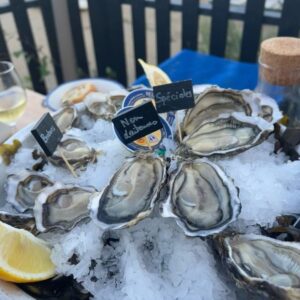 Maria Hering Instagram - Some memories from cap ferret .. 🇫🇷 loved this authentic restaurant.. the oysters and seafood are their specialty, everything fresh caught right in front the ocean 🌊 
Do you like oysters? 
.
#capferret, #makingmemories, #thankyou, #love, #powerofpositivity, #seafood, #roadtrip, #authentic, #believe