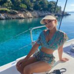 Maria Hering Instagram - Nature at his finest 🫶 loved watching this torpedo underwater duck 🦆😅.. one week on the catamaran are now over .. amazing memories like this are made .. 🤩 . #catamarantrip, #enjoythemoment, #love, #light, #greekislands, #ioniansea, #awareness, #selfgrowth, #makingmemories