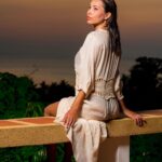 Maria Hering Instagram - Throwback 🤩.. when I stranded unpredicted in Thailand .. on the beautiful island koh tao .. over 2 years ago .. and this is not a photo wall it was actually the daily sunset 🌅.. I’m so glad I made this experience.. i also dyed my hair spontaneous brown in bangkok which turned very fast green .. 😅sometimes you need to embrace the unknown and you will be rewarded with unforgettable memories 💛 . 📸 @bastien_soleil . #thailand, #trowback, #creatingmemories, #kohtao, #sunset, #enjoythemoment, #love, #light, #travel, #adventure, #bangkok, #adventure
