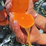 Maria Hering Instagram - Who else love fresh orange juice? 🤩. For those wondering what the white powder on the outer layer of the fruit is .. it’s calcium carbonate powder and it helps to protect the orange .. bc the peel is very thin .. . 🎥 love_fruitss on TikTok . #orangejuice, #nature, #orange, #fruits, #beautiful