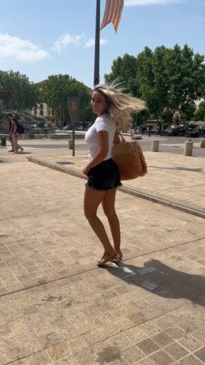 Maria Hering Instagram - Intuition is real .. vibes are real .. energy doesn’t lie .. tune in ✨ walking trough Aix-En-Provence 🇫🇷 
.
#enjoythemoment, #aixenprovence, #summervibes, #goodvibes, #allisenergy, #powerofpositivity, #love, #powerofnow