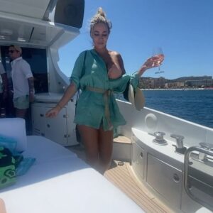 Maria Hering Instagram - The best thing about memories, is making them 🫶 thanks to everyone who was part of it ☀️ .. 
.
, #makingmemories, #watershower, #enjoythemoment, #love, #nevergiveup, #powerofpositivity, #powerofgratitude, #boatday, #palmademallorca, #summer2022, #dancing, #rosekindofday, #thankyou