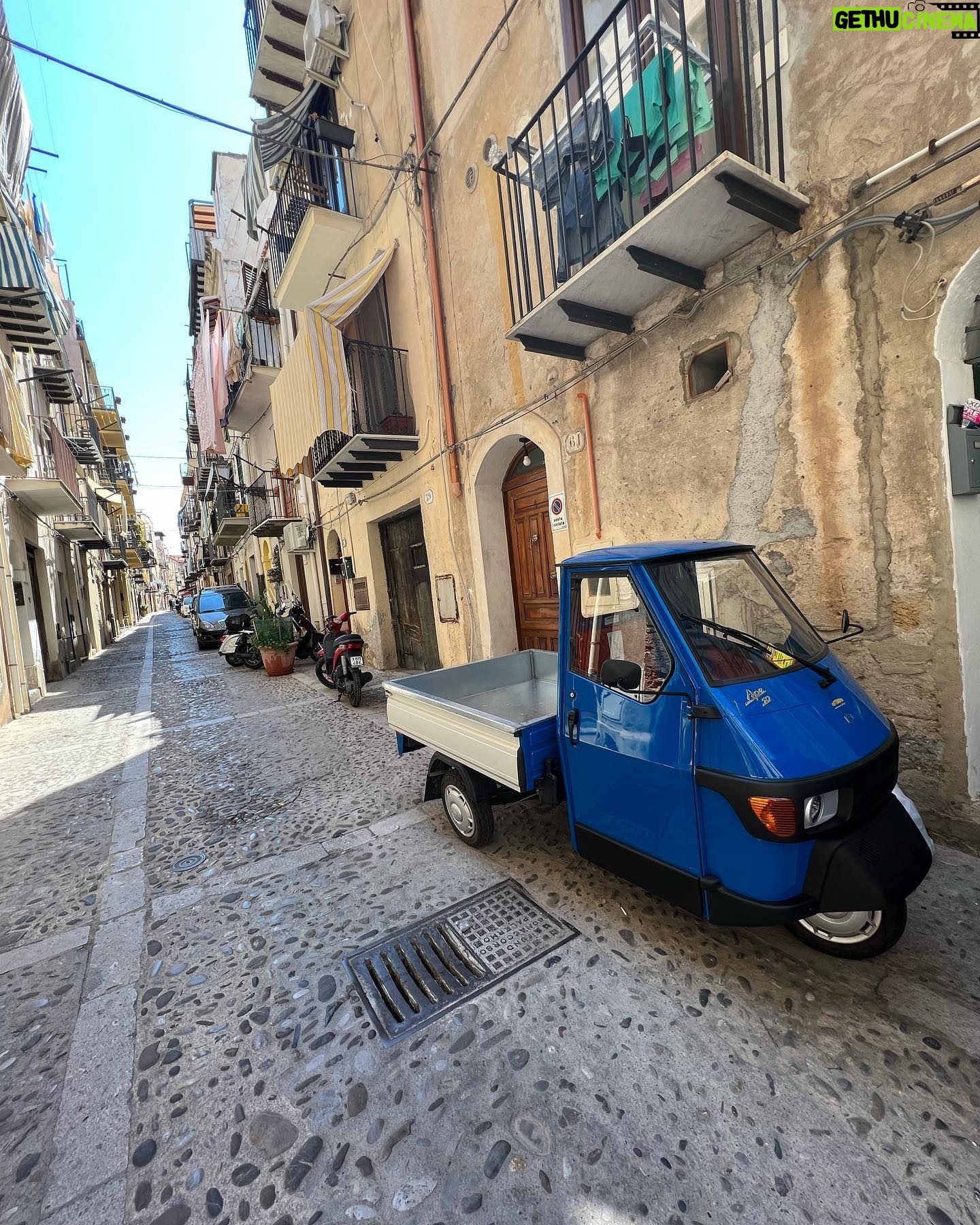 Maria Hering Instagram - When exploring Cefalu in Italy 🇮🇹.. #makingmemories . #cefalu, #enjoylife, #enjoythemoment, #roadtrip, #timmytripod, #love, #powerofpositivity, #outofcomfortezone, #husbandandwifeyontour, #oldtown, #history, #nevergiveup