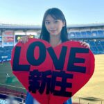 Maria Makino Instagram - ♡ ♡ ⚾️2024 パーソル パシフィック・リーグ公式戦⚾️ 千葉ロッテマリーンズVS.北海道日本ハムファイターズ 2024.5.17🌈ZOZOマリンスタジアム 🐰💖🐰💖🐰💖🐰💖 15:30到着🐰※お仕事終わったあと チケット購入後、からあげ大将亭へ行きました🌈 紅しょうがからあげ、 パッケージ変わってた❣️❣️ 🐻‍🐻‍🐿🦊 ⚾️練習⚾️ ごーくん💗💗💗💗💗💗💗 つーたん登場❤️✨ りゅうちゃん遠くだったけど、手振ってくれた🐰💜 建山コーチに手振ったよ🐰まりあ ⚾️試合⚾️ つーたんキラッキラしてる❤️❤️❤️今日も。 ごーくんヒット&ごーくんの二盗三盗👑💗💗💗💗💗💗💗 ごーくんどこにいても、まりあは見つけれる🐰💗💗💗💗💗💗💗 うち追いついたのと、その後点とられなくてよかった❣️❣️まじありがとう💖ファイターズ。 🐻‍🐻‍🐿🦊 🎀こんた姉さん＆ごーくん好きな姉ちゃん「鎌ケ谷行ってきた」って🐻💚 🎀姉がおやつくれた✨✨ 🎀“どこの球場にもいるマダム”いつも最前列💗お手紙&プレゼントありがとう💌 🎀癒やしのめっちゃかわいい子に会えた🐰💕💕 🎀内野にいたけど外野席買いなおして移動してきたお友だち(まりあ5歳のときからの)に会えて嬉しかった🐰💕 🐻‍🐻‍🐿🦊 ✨LOVE❤️新庄✨ まりあより ♡ ♡ #LOVE新庄 ❤️ #北海道日本ハムファイターズ 🐻🐻🐿🦊 #lovefighters #モーニング娘24 #牧野真莉愛