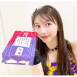 Maria Makino Instagram - ♡ ♡ ✨🎶モーニング娘。'24 コンサートツアー春 MOTTO MORNING MUSUME。🎶✨ とってもありがとうございました🐰💕 🎀🎀🎀 2024.5.11🎏広島公演 今日は岡村ほまれちゃんに1本で締めてもらいたいと思います❣️ 5月9日お誕生日おめでとう🎂✨ それでは、ほまれよろしくじゃくー🌻 「よろしくじゃくー🌻」「よー👏」byほまれ💛 & 今日は広島❤️ 6月2日は北広島🐻 みんなー❣️エスコンフィールドHOKKAIDOに会いに来てねー🌈 🎀🎀🎀🎀🎀🎀🎀🎀🎀🎀 2024.5.12🍑岡山公演 今日は、皆さんにご報告があります🐰 日本プロ野球名球会のオフィシャルサイトにマリア載っちゃった❣️❣️ 「すごい！どうやって載ってるの？」by生田衣梨奈さん💚 「まりあがこうやって(ワインドアップ)してて、古田敦也会長がこうやって(キャッチャーの構え)してる写真です！」 『推しの木』FODプレミアムで配信中です⚾️ ぜひご覧ください✨ よろしくじゃくー🌻🌻 & おつかれさまでーす🎤 えー、 これが今年のファイターズです❣️ まちがえた、モーニング娘｡です❣️❣️ それでは小田さくらさんに1本で締めてもらいたいとおもいます🌸 「よー👏」by小田さくらさん🌸 ↑ まりあMCでお話しました🐰💕 ♡ ♡ #むすびのむさし 🍙❤️ #敷島堂 🍵💕 #わらピ #モーニング娘24 #石田亜佑美 さん💙 #岡村ほまれ ちゃん💛 #櫻井梨央 ちゃん☕️💕 #牧野真莉愛