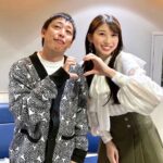 Maria Makino Instagram - ♡ ♡ 💕森田哲矢さん💕 朝一、楽屋に登場🌈森田さん🐰 「これ、ホワイトデー」by森田さん 森田さんがプレゼントくれました🎁ピンクのラッピングかわいい💖💖💖 「ありがとうございます💕開けてもいいですか？」byまりあ 「ほんまそんなんじゃないから、中身は期待しないでね！」「BKBが選んだから！！」「夜中にドンキでBKBと選んだから！！！」by森田さん 「わー！鬼滅だー！」全部種類違うかわいいバスボールいっぱい🐰💕💕💕 シナモロールの前髪クリップ※自分で買えない高級なやつ🛀⭐️ 森田さんありがとうございます🔥💕💕 まりあとっても嬉しかったです🐰💗 ＆ ラヴィット！放送後･･･ 「クッパのジェラピケまだ着れてない、ごめんね」by森田さん 「YouTube見てます！おもしろいです🐰」まりあ 「見んほうがええ」by森田さんの捨て台詞 そしてかっこよく去っていった🐰森田さん ✨✨✨優しい森田さん💖ヨーチェケラッチョ🤘✨✨✨ 🐰💕🐰💕🐰💕 ✨🌈『ラヴィット！』🌈✨ TBSテレビさん🐰3月20日(水)放送 🐰ひみつの森田さんのお話🐰 おしまい 『ラヴィット！』明日もみてね💕💕 ♡ ♡ #森田哲矢 さん💖 #さらば青春の光 さん🌈 #TBSテレビ さん✨ #ラヴィット！🐰 #モーニング娘24 #牧野真莉愛