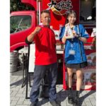 Maria Makino Instagram - ♡ ♡ ⚾️2024 パーソル パシフィック・リーグ公式戦⚾️ 千葉ロッテマリーンズVS.北海道日本ハムファイターズ 2024.5.17🌈ZOZOマリンスタジアム 🐰💖🐰💖🐰💖🐰💖 15:30到着🐰※お仕事終わったあと チケット購入後、からあげ大将亭へ行きました🌈 紅しょうがからあげ、 パッケージ変わってた❣️❣️ 🐻‍🐻‍🐿🦊 ⚾️練習⚾️ ごーくん💗💗💗💗💗💗💗 つーたん登場❤️✨ りゅうちゃん遠くだったけど、手振ってくれた🐰💜 建山コーチに手振ったよ🐰まりあ ⚾️試合⚾️ つーたんキラッキラしてる❤️❤️❤️今日も。 ごーくんヒット&ごーくんの二盗三盗👑💗💗💗💗💗💗💗 ごーくんどこにいても、まりあは見つけれる🐰💗💗💗💗💗💗💗 うち追いついたのと、その後点とられなくてよかった❣️❣️まじありがとう💖ファイターズ。 🐻‍🐻‍🐿🦊 🎀こんた姉さん＆ごーくん好きな姉ちゃん「鎌ケ谷行ってきた」って🐻💚 🎀姉がおやつくれた✨✨ 🎀“どこの球場にもいるマダム”いつも最前列💗お手紙&プレゼントありがとう💌 🎀癒やしのめっちゃかわいい子に会えた🐰💕💕 🎀内野にいたけど外野席買いなおして移動してきたお友だち(まりあ5歳のときからの)に会えて嬉しかった🐰💕 🐻‍🐻‍🐿🦊 ✨LOVE❤️新庄✨ まりあより ♡ ♡ #LOVE新庄 ❤️ #北海道日本ハムファイターズ 🐻🐻🐿🦊 #lovefighters #モーニング娘24 #牧野真莉愛