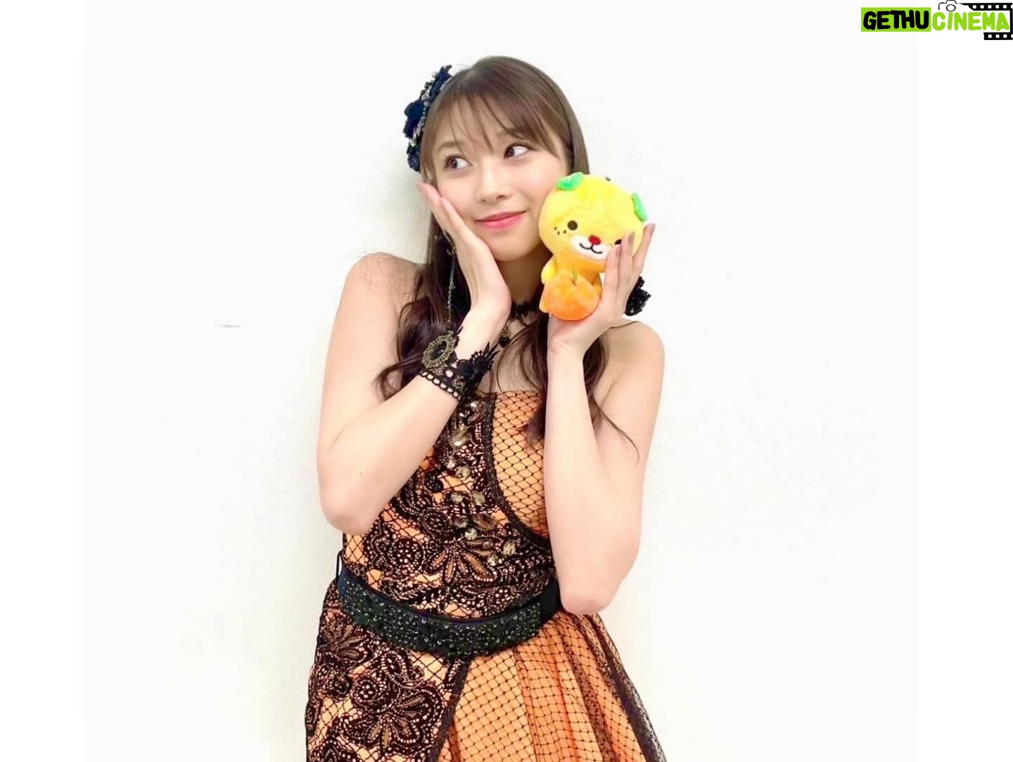 Maria Makino Instagram - ♡ ♡ Happy birthday to 井上春華ちゃん! 🎂🎀🌈🎂🎀🌈 ✨🎶モーニング娘。'24 コンサートツアー春 MOTTO MORNING MUSUME。🎶✨ 2024.5.6🍊愛媛公演 とってもありがとうございました🐰🍊 🎀🎀🎀 今日もみなさんのおかげで勝つことができました。 井上春華ちゃんに締めてもらいます❣️ それでは、はるちゃんよろしくじゃくー🌻 (はるちゃん“くじゃくー🌻”ポーズしてくれた❣️❣️) 「よー👏」byはるちゃん 牧野真莉愛と井上春華でした❣️❣️❣️ ↑ まりあMCでお話しました🐰💕 ♡ ♡ #モーニング娘24 #石田亜佑美 さん💙 #野中美希 ちゃん💜 #山﨑愛生 ちゃん💚 #井上春華 ちゃん🎂💕 #牧野真莉愛