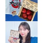 Maria Makino Instagram - ♡ ♡ ⚾️2024 パーソル パシフィック・リーグ公式戦⚾️ 千葉ロッテマリーンズVS.北海道日本ハムファイターズ 2024.5.17🌈ZOZOマリンスタジアム 🐰💖🐰💖🐰💖🐰💖 15:30到着🐰※お仕事終わったあと チケット購入後、からあげ大将亭へ行きました🌈 紅しょうがからあげ、 パッケージ変わってた❣️❣️ 🐻‍🐻‍🐿🦊 ⚾️練習⚾️ ごーくん💗💗💗💗💗💗💗 つーたん登場❤️✨ りゅうちゃん遠くだったけど、手振ってくれた🐰💜 建山コーチに手振ったよ🐰まりあ ⚾️試合⚾️ つーたんキラッキラしてる❤️❤️❤️今日も。 ごーくんヒット&ごーくんの二盗三盗👑💗💗💗💗💗💗💗 ごーくんどこにいても、まりあは見つけれる🐰💗💗💗💗💗💗💗 うち追いついたのと、その後点とられなくてよかった❣️❣️まじありがとう💖ファイターズ。 🐻‍🐻‍🐿🦊 🎀こんた姉さん＆ごーくん好きな姉ちゃん「鎌ケ谷行ってきた」って🐻💚 🎀姉がおやつくれた✨✨ 🎀“どこの球場にもいるマダム”いつも最前列💗お手紙&プレゼントありがとう💌 🎀癒やしのめっちゃかわいい子に会えた🐰💕💕 🎀内野にいたけど外野席買いなおして移動してきたお友だち(まりあ5歳のときからの)に会えて嬉しかった🐰💕 🐻‍🐻‍🐿🦊 ✨LOVE❤️新庄✨ まりあより ♡ ♡ #LOVE新庄 ❤️ #北海道日本ハムファイターズ 🐻🐻🐿🦊 #lovefighters #モーニング娘24 #牧野真莉愛