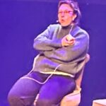 Maria Stavang Instagram - Si ifra om noen trenger en heindundranes underholdningsartist til ditt julebord.