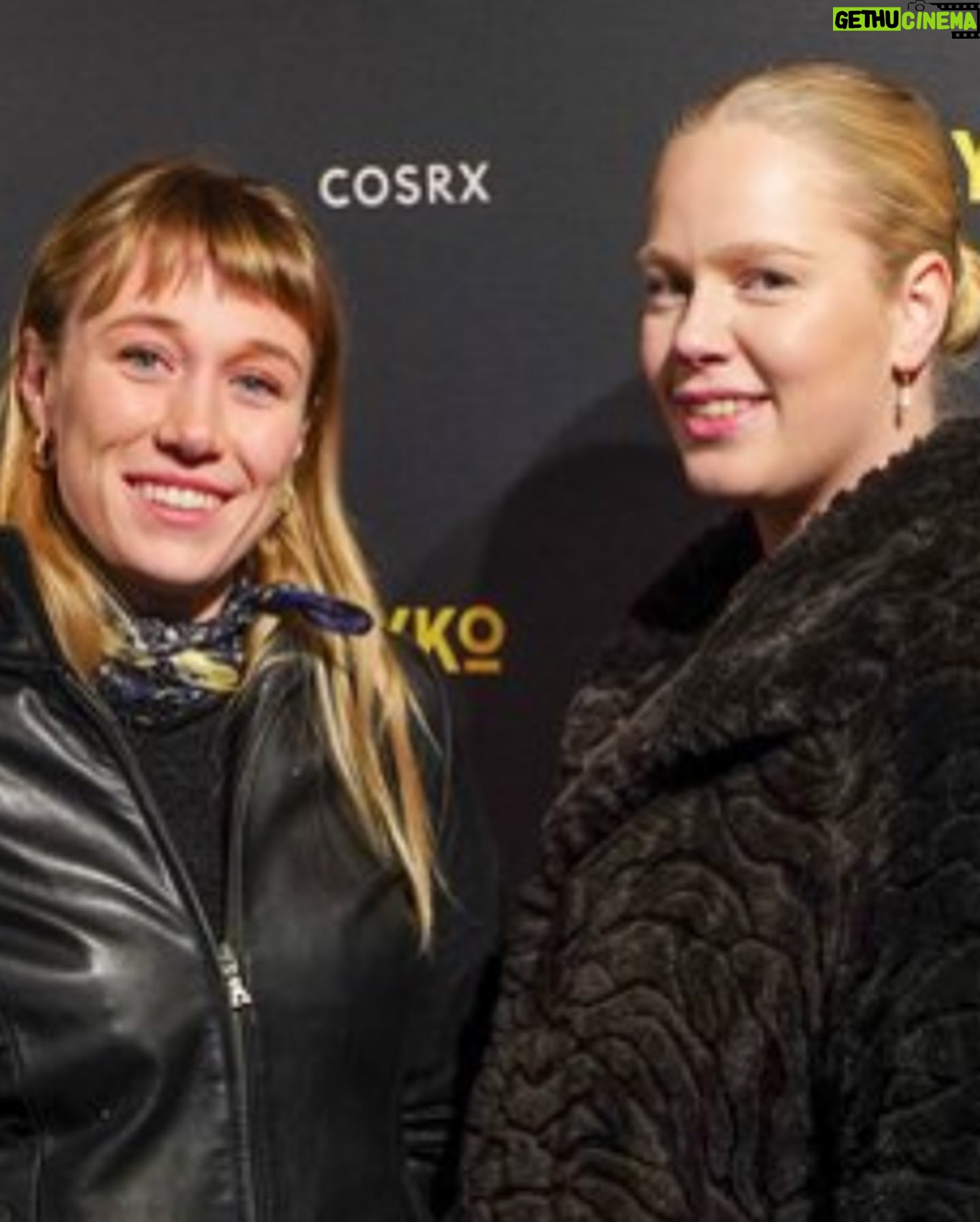 Maria Stavang Instagram - Beklager for at vi ikke kledde oss ut men antrekkene kan vell være opp for tolkning?