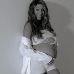 Maria Taylor Instagram - Pregnancy made me stop passing judgement on my body and just be grateful. The stretch marks, linea nigra, extra pounds, widening hips, and swollen everything served a purpose. I’ve never been more proud of my imperfect body. styled by @thatgirlthatdidyourhair 📸: @valineciaga