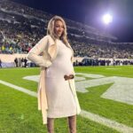 Maria Taylor Instagram - Sweater Weather = Perfect Football weather ❤️