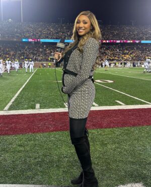 Maria Taylor Instagram - Nothing like Saturday nights 🏈